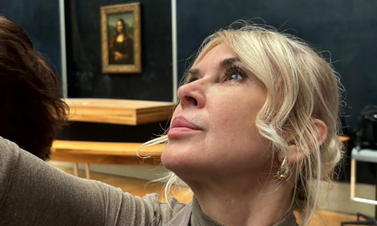 PRE 3 GODINE SE POVUKLA IZ JAVNOSTI A SADA UŽIVA Olivera Jovićević otkriva tajne Luvra (FOTO)