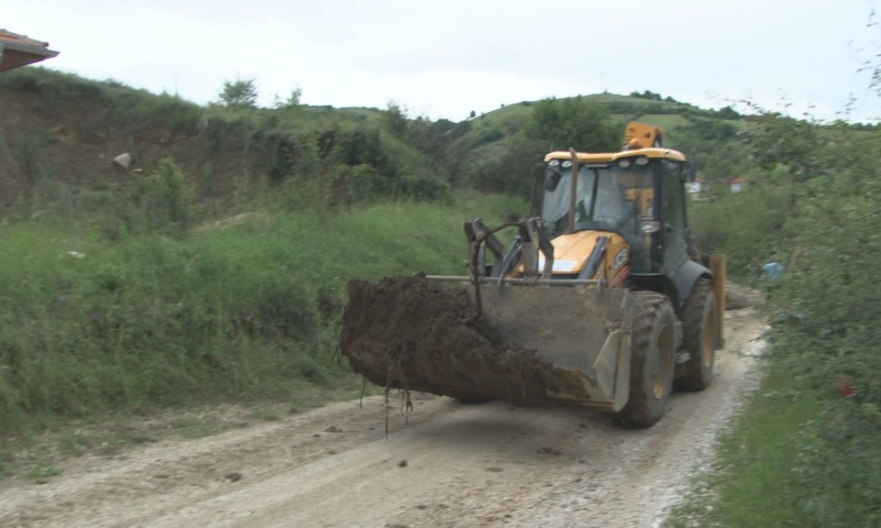 NEVREME IZAZVALO APOKALIPSU NA PUTEVIMA SRBIJE Ovi putni pravci najteže pogođeni - pogledajte kritične tačke (VIDEO)