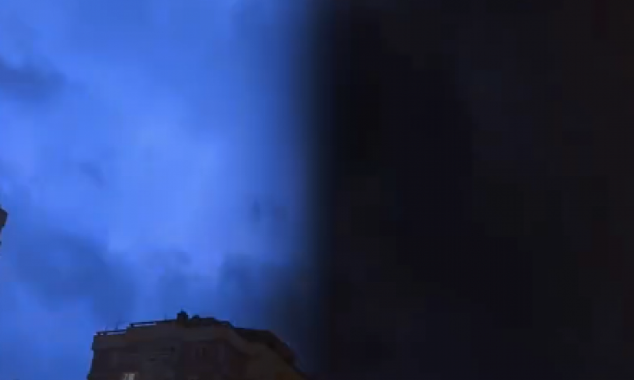 NEBO IZNAD NOVOG SADA IZGLEDA JEZIVO Ljudi uplašeni: "Dočekali smo sudnji dan" (VIDEO)