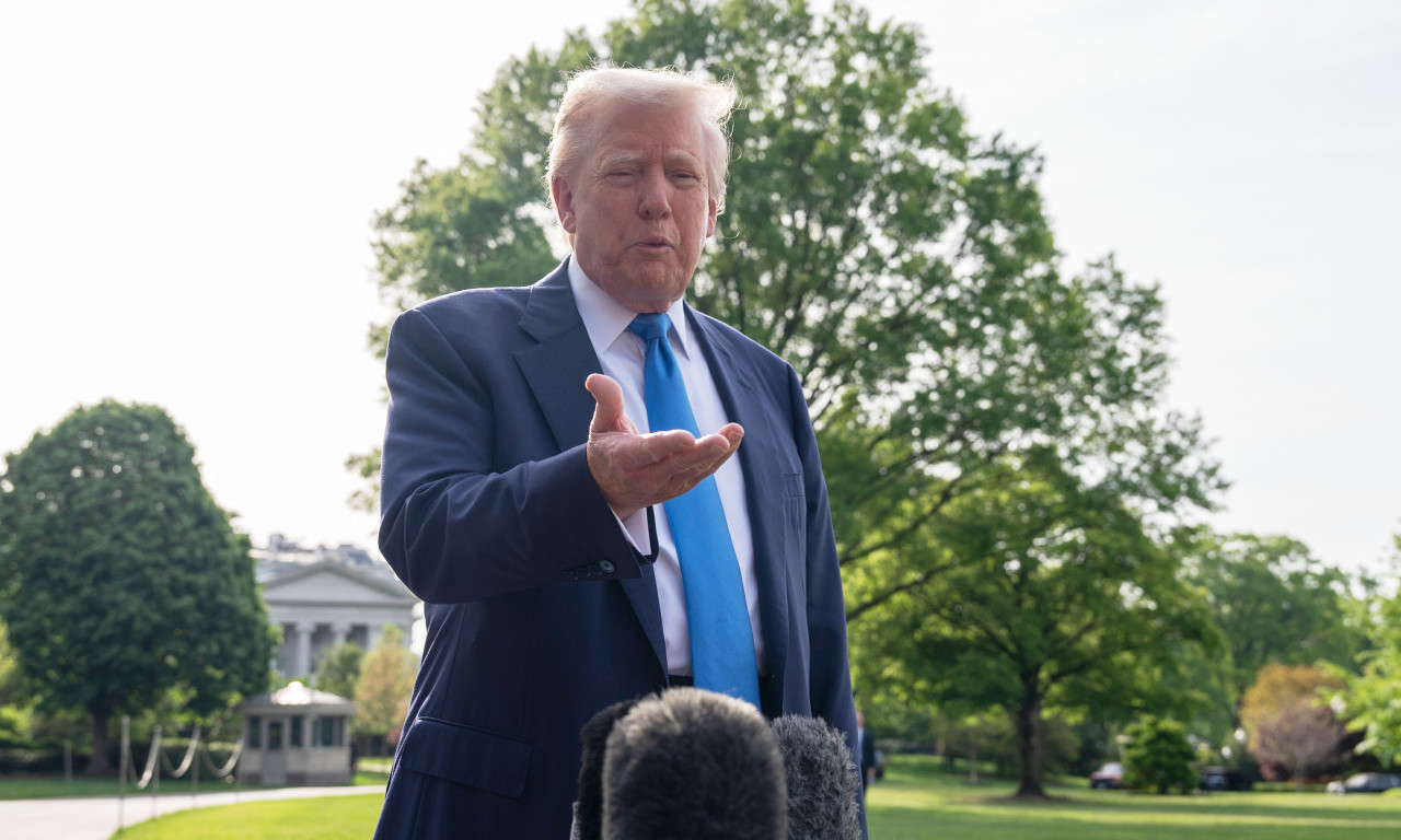 GDE JE NESTAO TRAMP? Internet preplavila vest da je preminuo, da li je detalj na njegovoj ruci ključ svega? (FOTO/VIDEO)