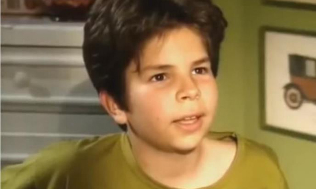 SEĆATE SE MALOG DAVIDA IZ „POLICAJCA S PETLOVOG BRDA“? Evo kako danas izgleda i čime se bavi! (FOTO)