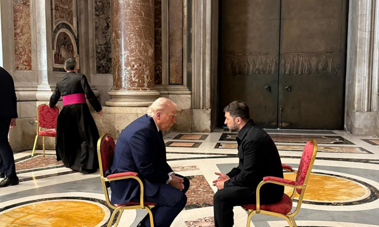 TRAMP I ZELENSKI NAPETI OČI U OČI Scena u bazilici Svetog Petra u koju svi gledaju (FOTO)