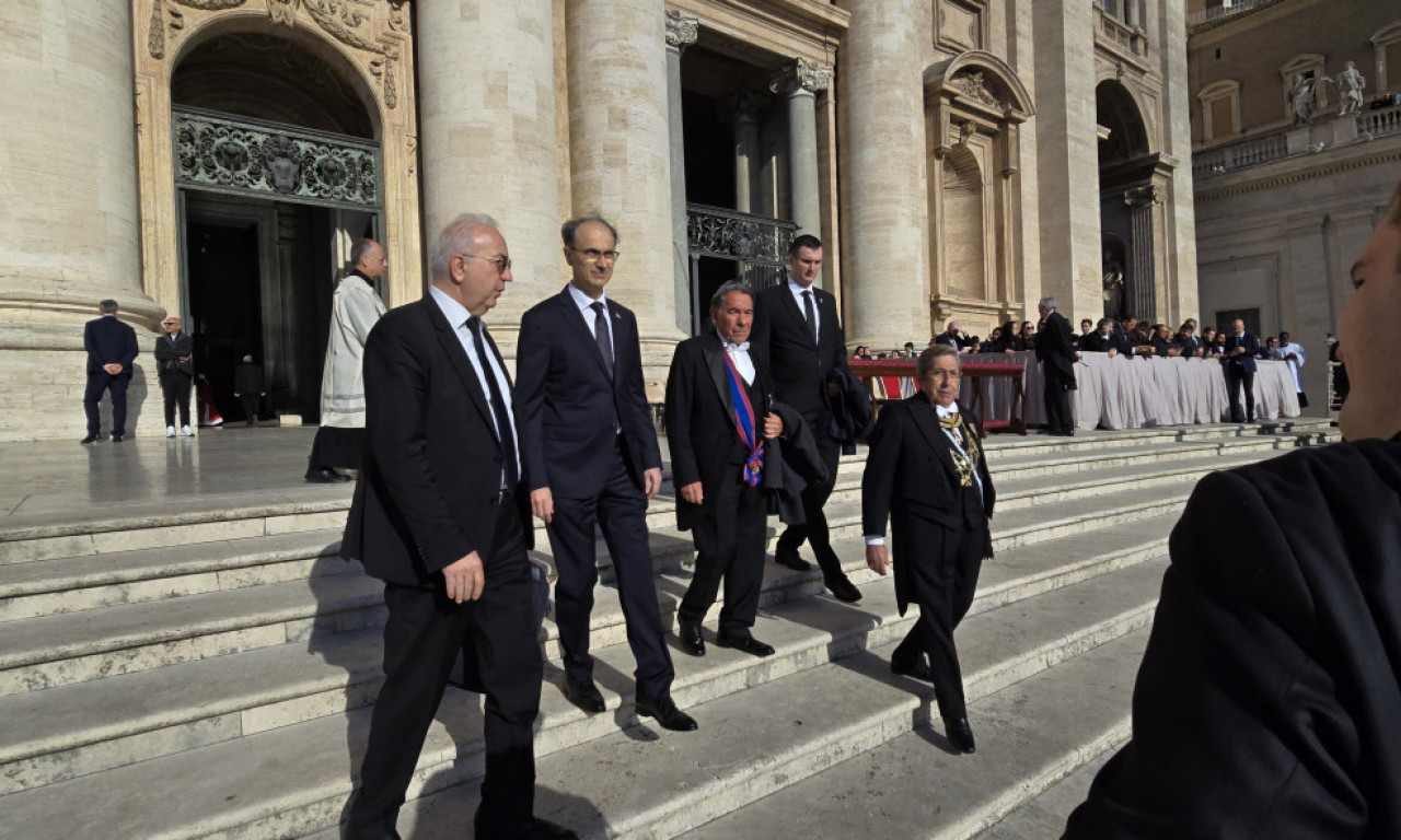 ĐURO MACUT POSLE SAHRANE PAPE FRANJE Susreo se i sa Hrvatima u Rimu: "Moramo gajiti odnose sa svima"