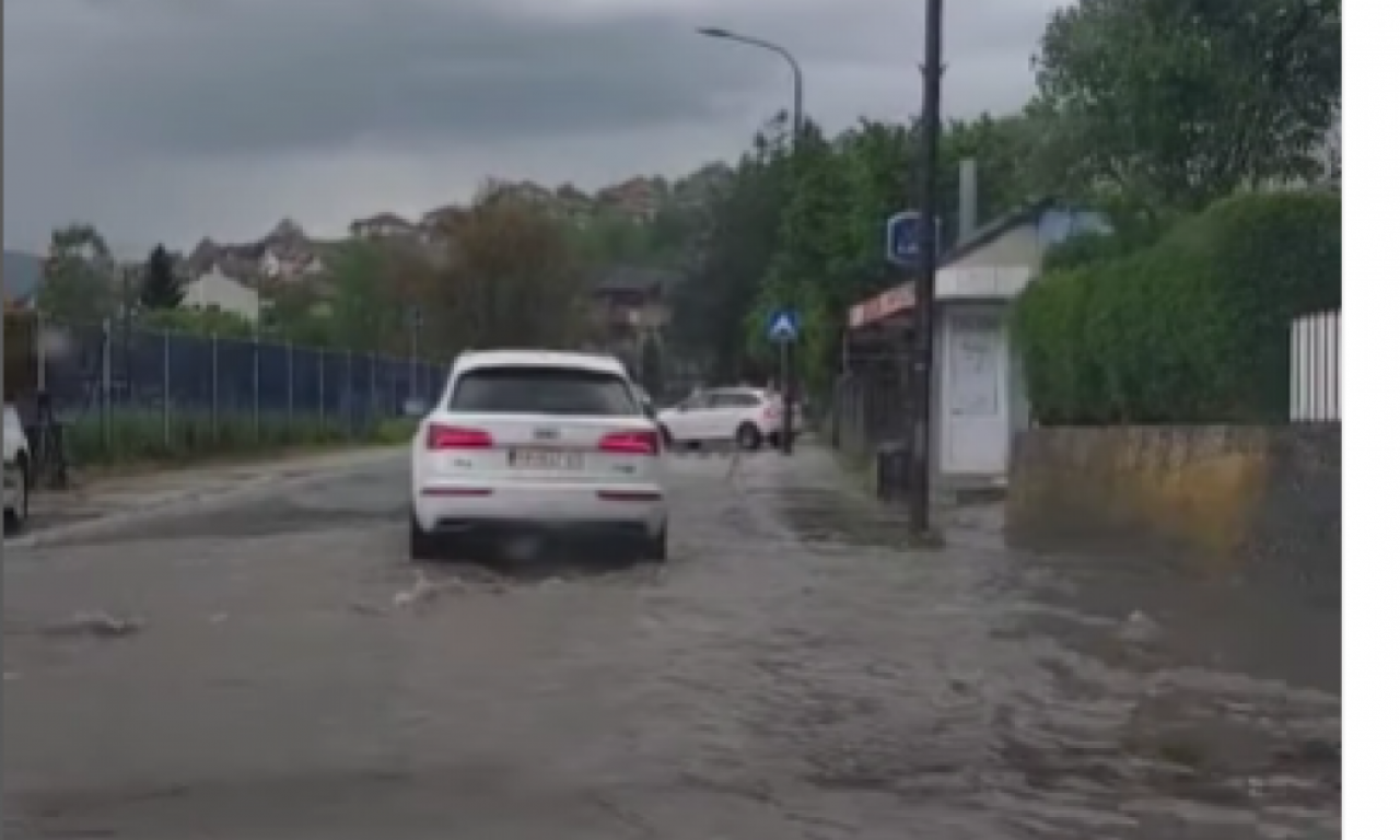 POTOP NA PUTU ZA CRNU GORU! Čim padne kiša odmah je kolaps na drumu. Pogledajte kako je u Kolovratu (VIDEO)