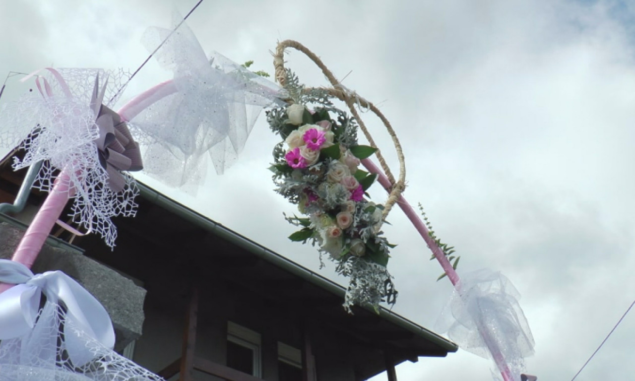 DRAMA NA KRAGUJEVAČKOJ SVADBI Policija upala među svatove i privela muškarca, ovo je razlog