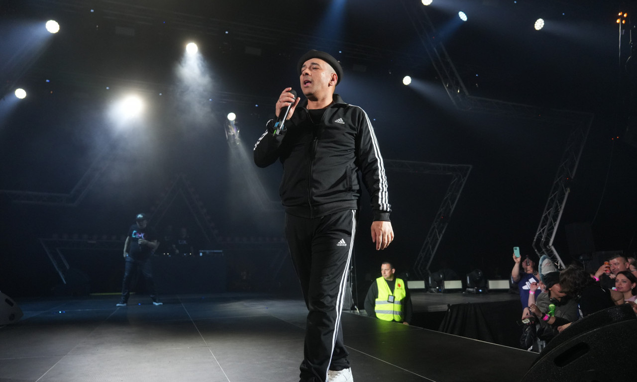 SKANDAL NA KONCERTU 90-IH U BEOGRADU Obezbeđenje nije htelo da pusti ženu pevača da prođe, on reagovao