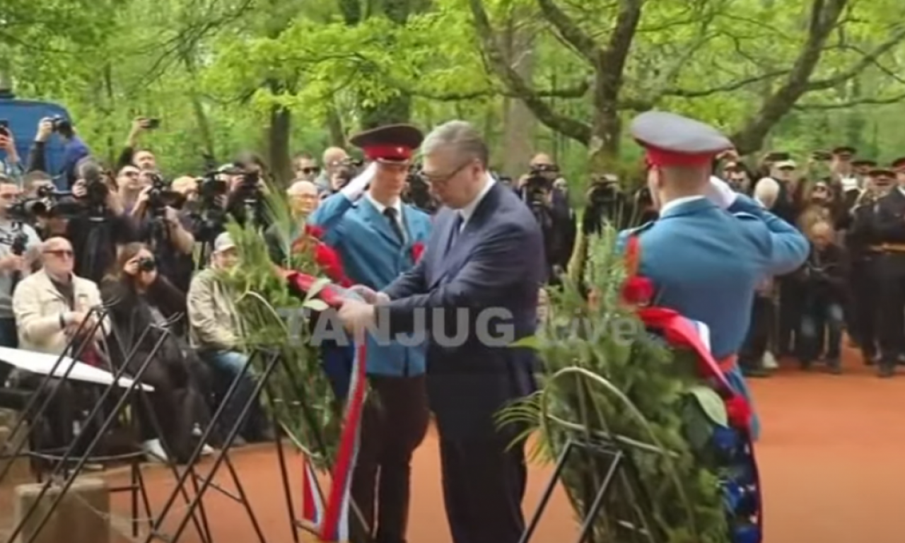 POČELO OBELEŽAVANJE DANA SEĆANJA NA ŽRTVE GENOCIDA NDH Vučić i Dodik položili vence (VIDEO, FOTO)