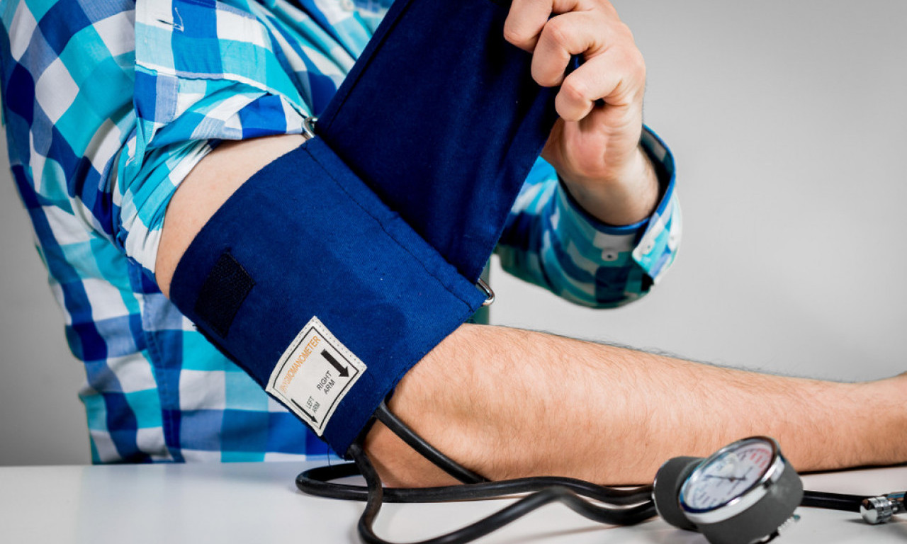 JEDNA ČAŠA DNEVNO ZA NIŽI HOLESTEROL Najlakši način da snizite holesterol prirodno!