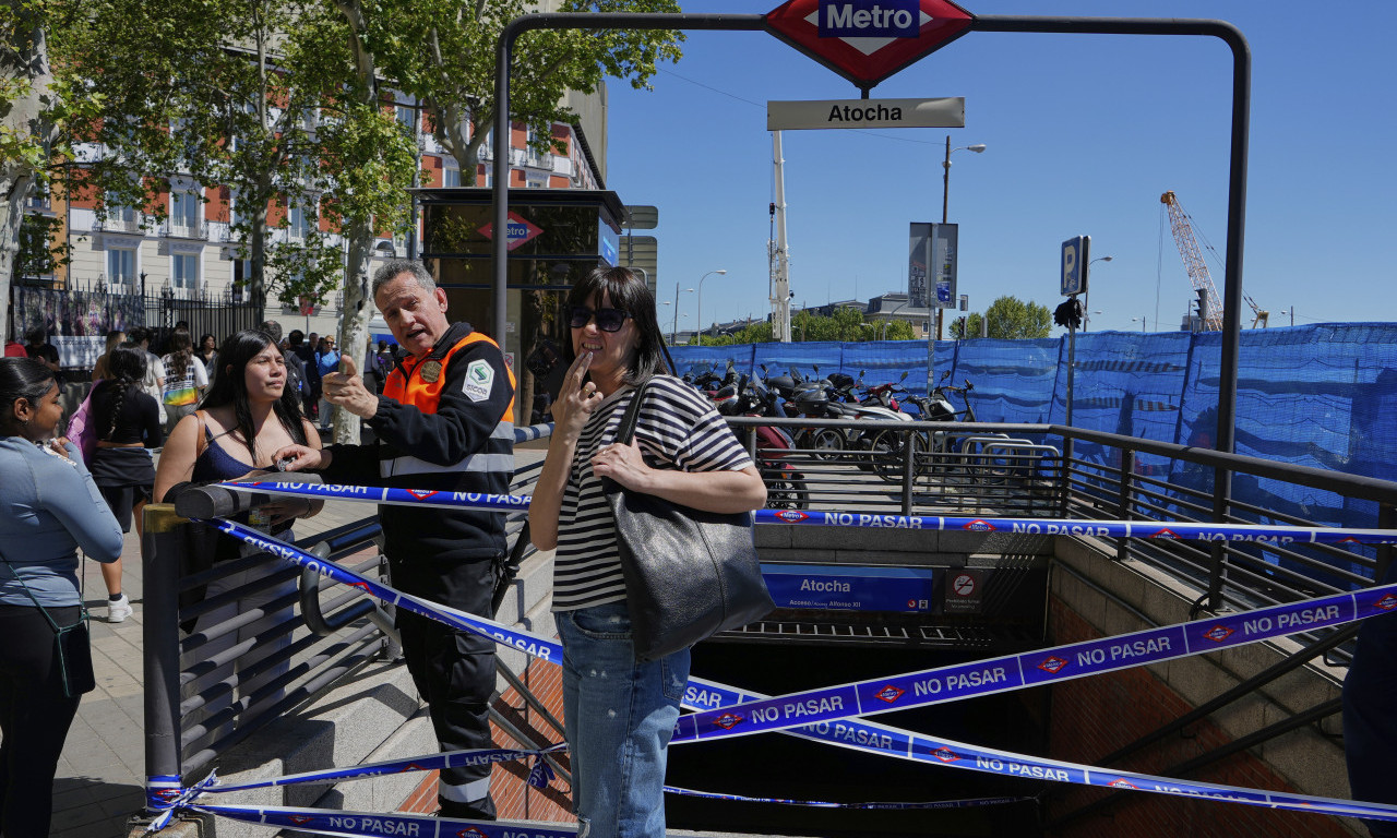 ŠPANCI I PORTUGALCI SLAVE Ljudi sa prozora pevaju, raduju se struji! (VIDEO)