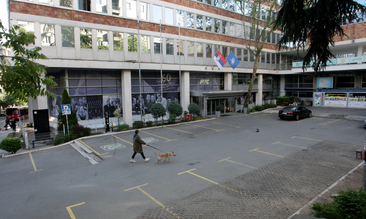 DOJAVA O BOMBAMA U RTS-U! Evakuisani radnici, Dnevnik 2 neće biti emitovan dok se ne završe provere