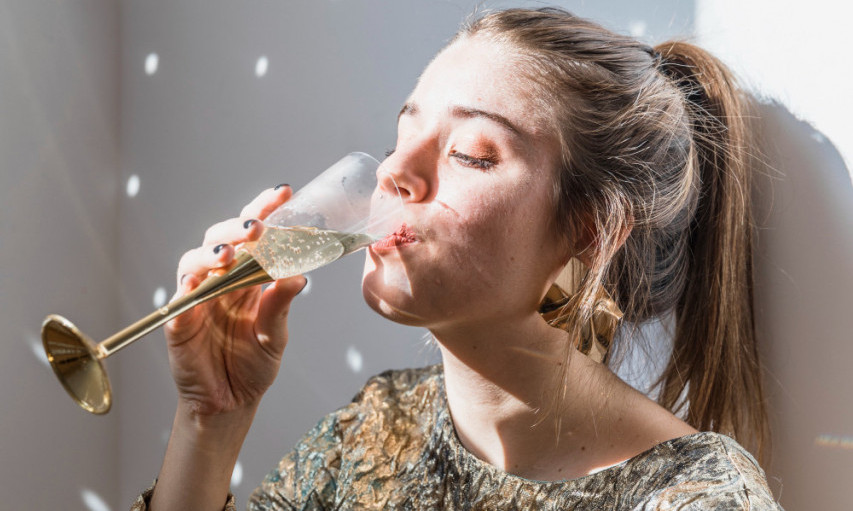 ŠAMPANJAC ŠTITI SRCE? Nova studija otkriva iznenađujuću dobrobit!