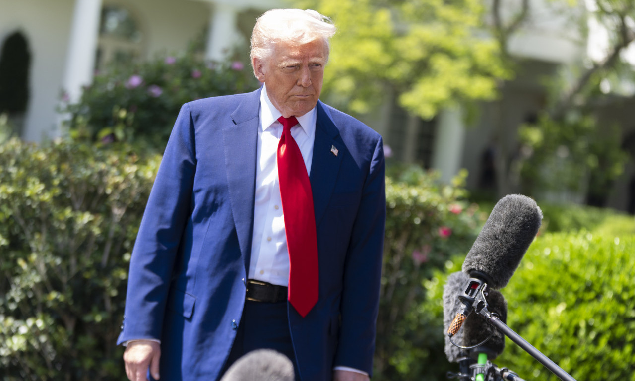 TRAMP POSTAO DEDA: Ima zavidan broj unučadi, a evo kakvo je ime novorođenče ponelo