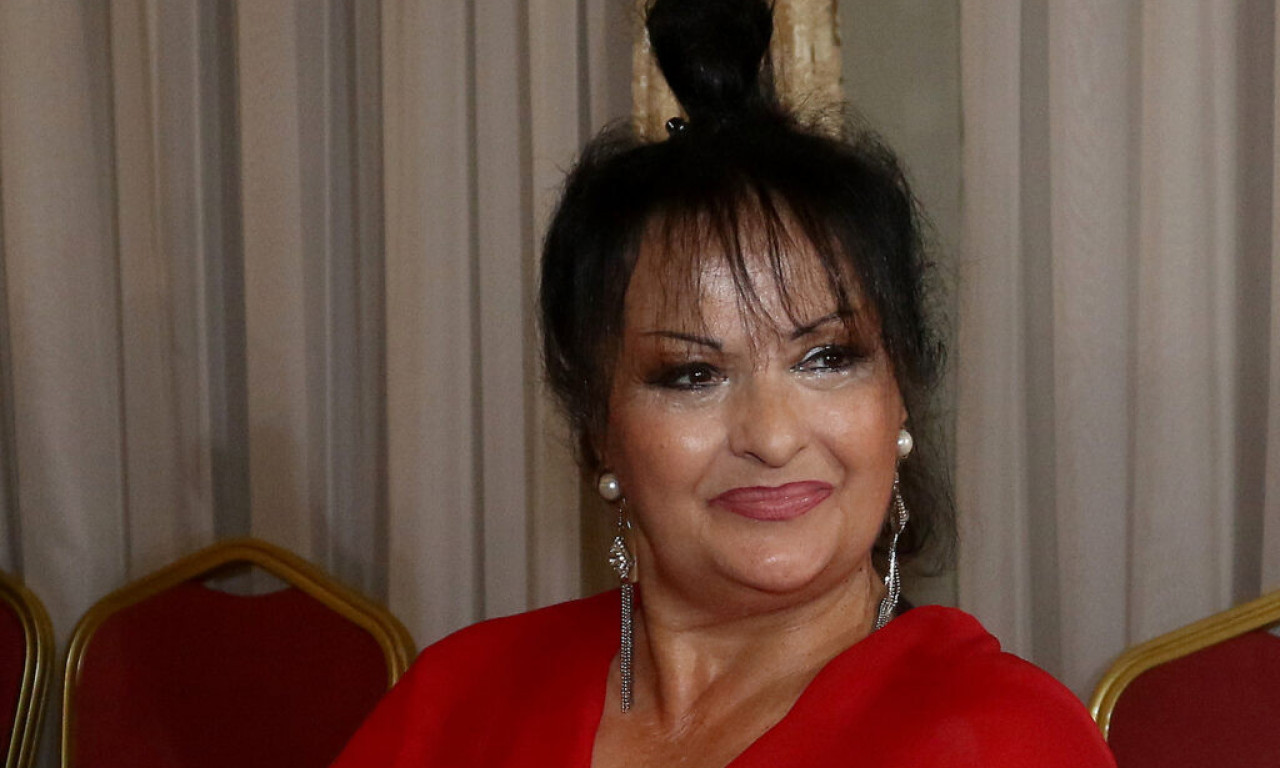 PEVAČICA PROŠLA KROZ PAKAO Sahranila muža, roditelje i brata za 6 meseci – a ni sinovo venčanje nije prošlo bez tuge