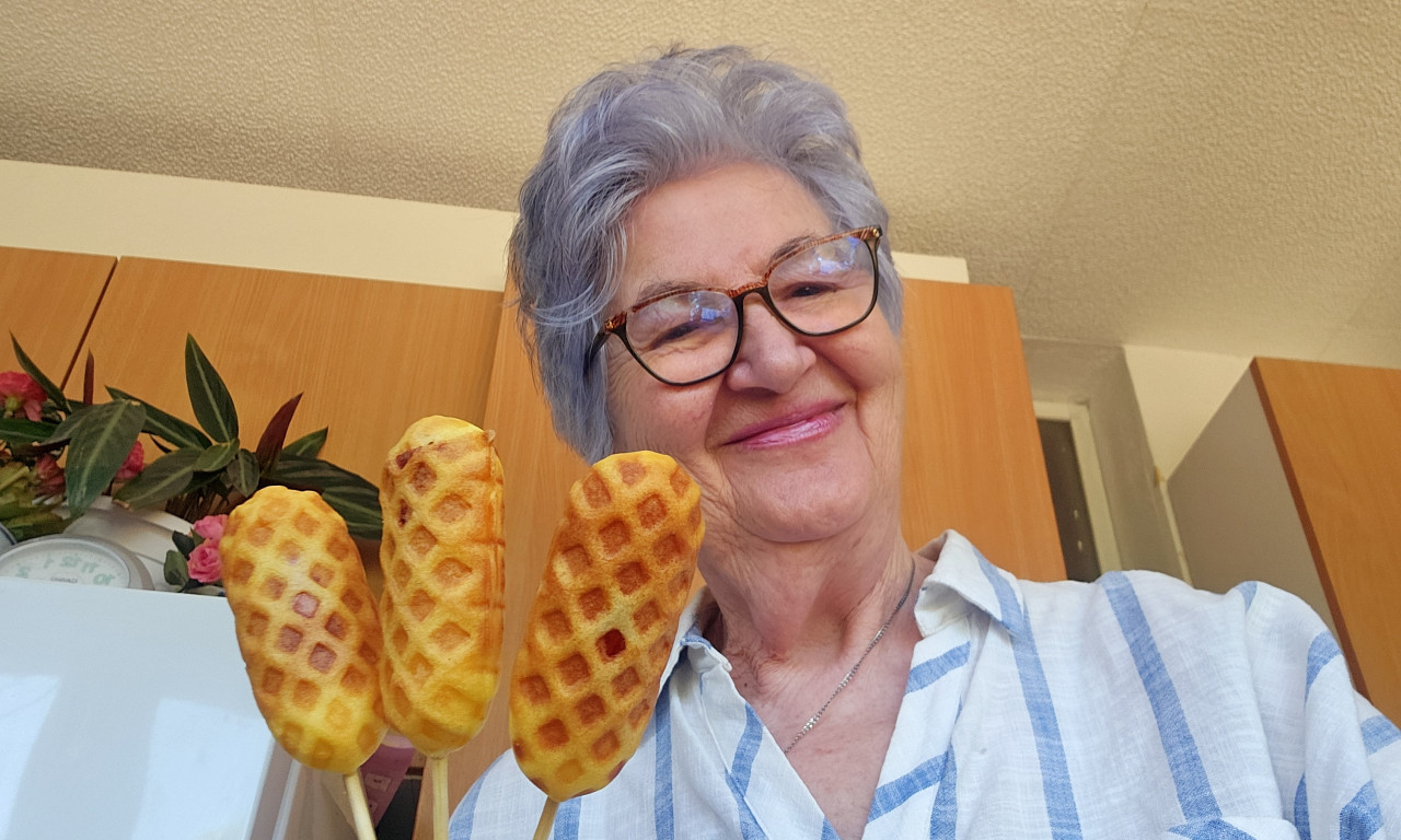 SJAJAN PUNJENI BAKIN KOLAČ NA ŠTAPIĆU Dečica će se oduševiti