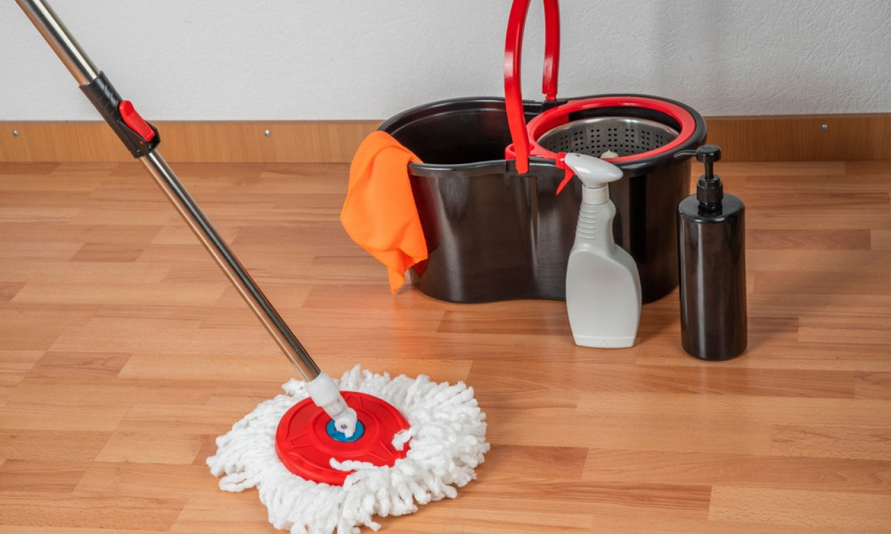 MOP ZA BRISANJE PODA JE PUN BAKTERIJA Možda ih širi više nego što mislite