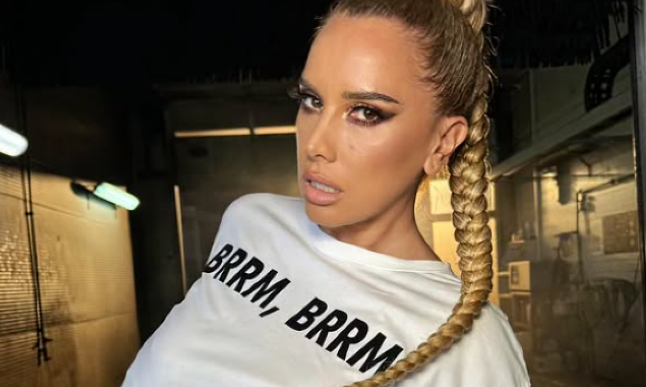 NIVES CELZIJUS SE RASTEŽE U KREVETU I POKAZUJE OBLINE Snimak zapalio mreže, a svi se pitaju jedno! (VIDEO)