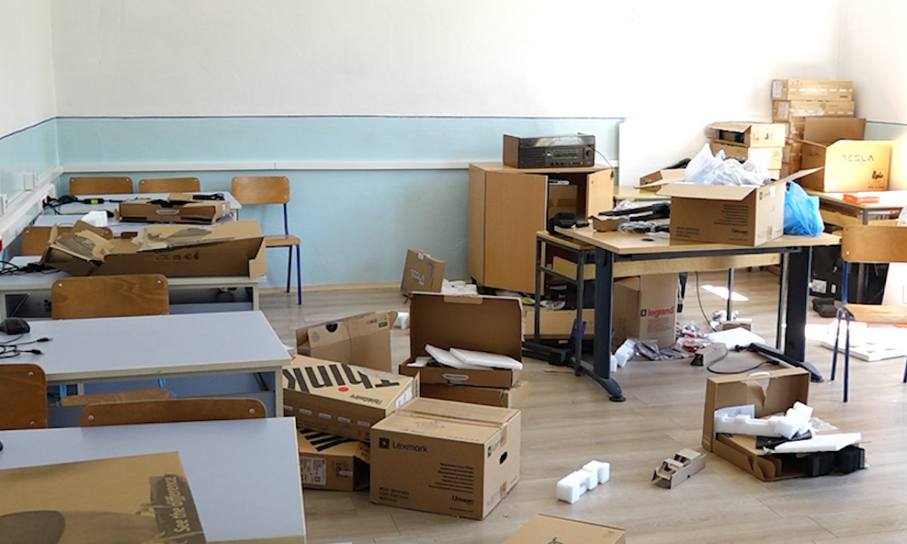 OPLJAČKANA ŠKOLA U SELU SASTAVCI! Jedan pljačkaš uhapšen, za drugim se traga