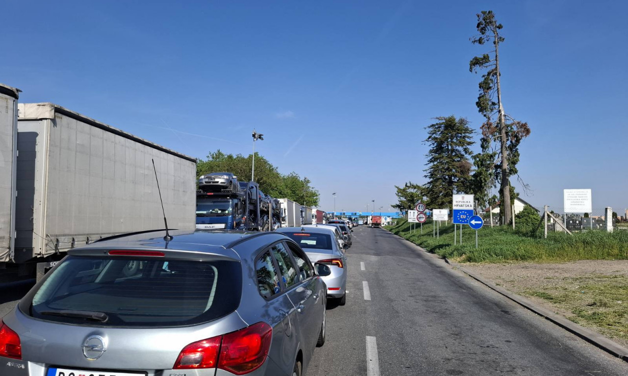 GUŽVE NA GRANIČNIM PRELAZIMA U SRBIJI! Vikend u jeku odmora - evo koliko ćete čekati ako krećete na put