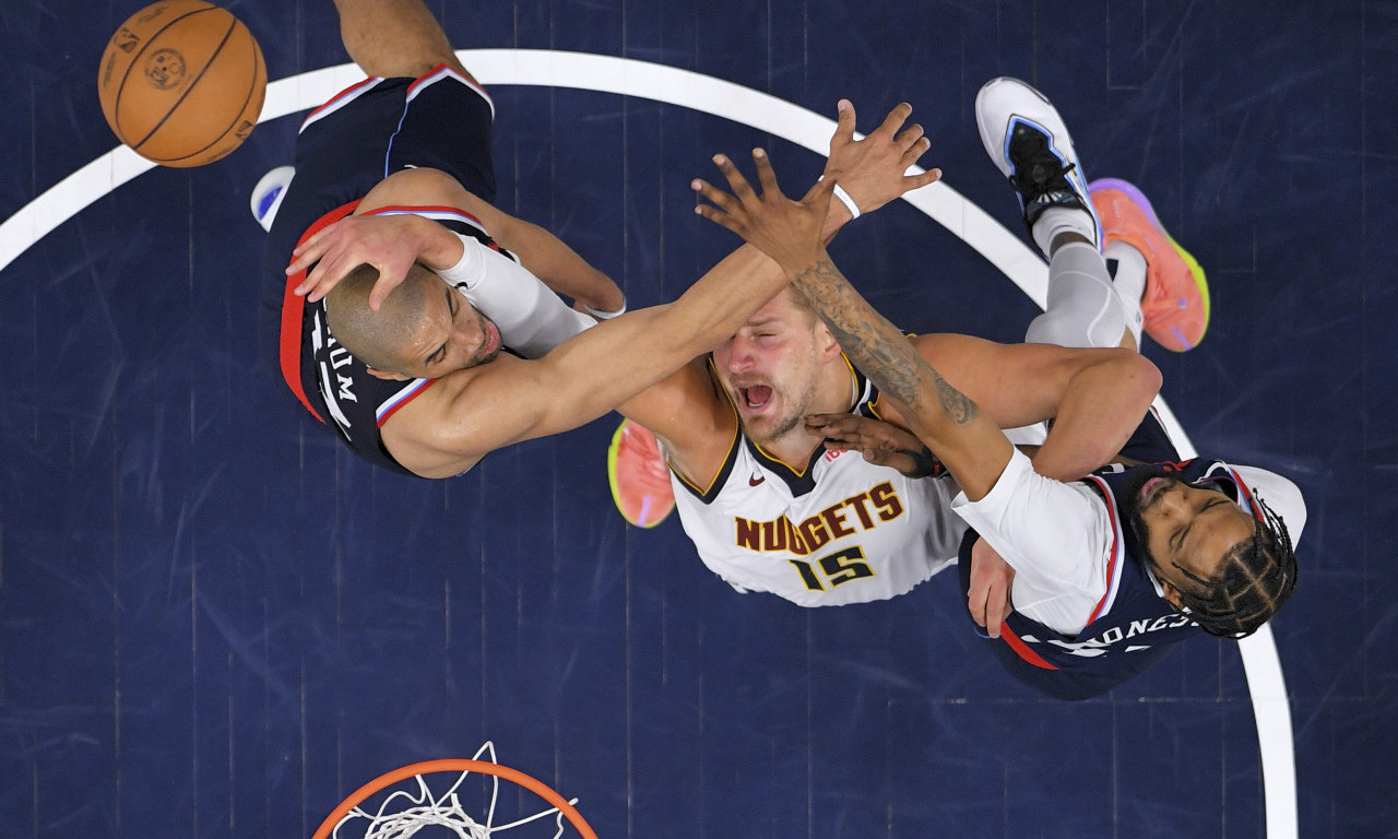 PETORICA ČUVAJU JOKIĆA I NE MOGU MU NIŠTA! Pogledajte urnebesni snimak i uživajte u magiji Srbina (VIDEO)