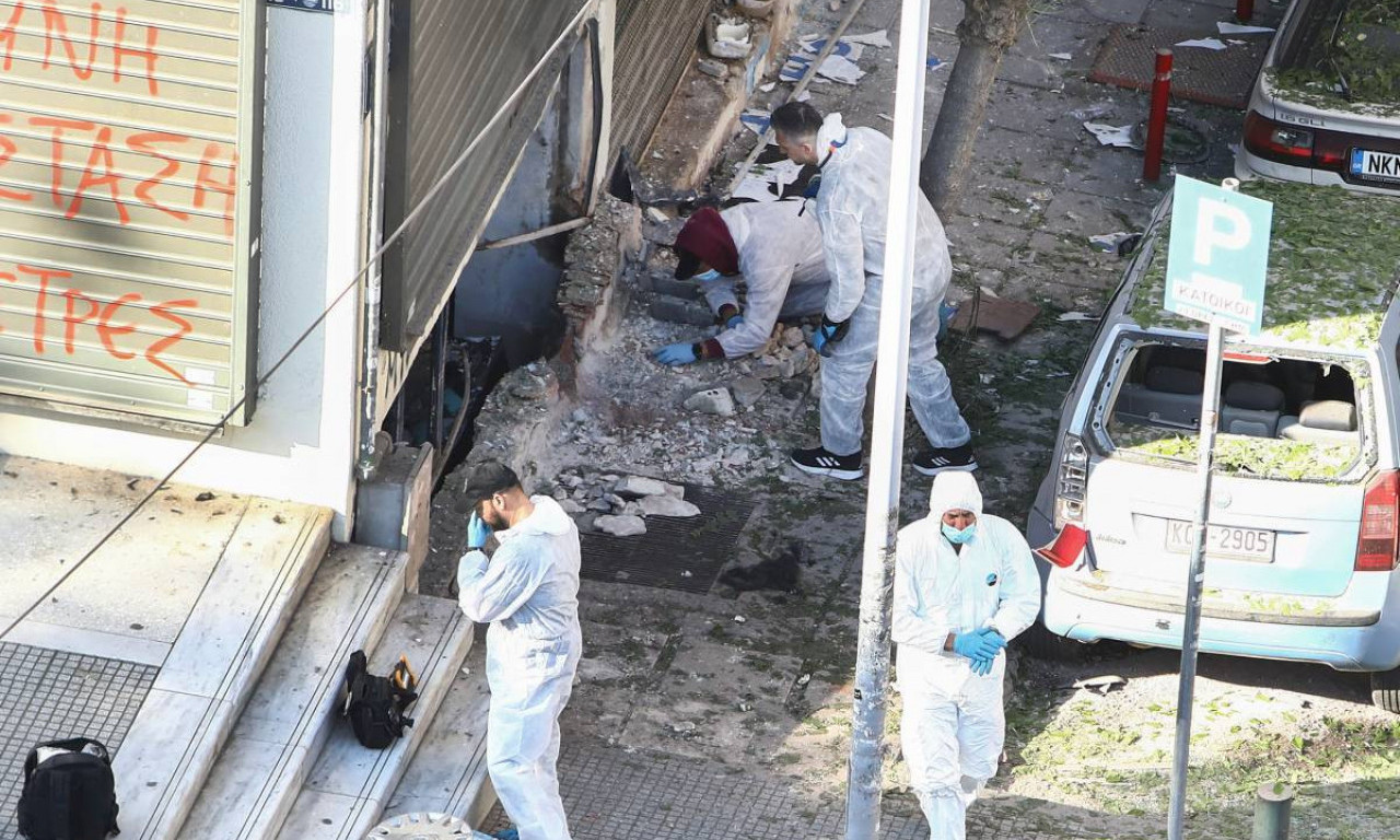 NOVI DETALJI EKSPLOZIJE U SOLUNU Žena poginula dok je postavljala bombu ispred banke – sve odjeknulo u zoru! (FOTO)