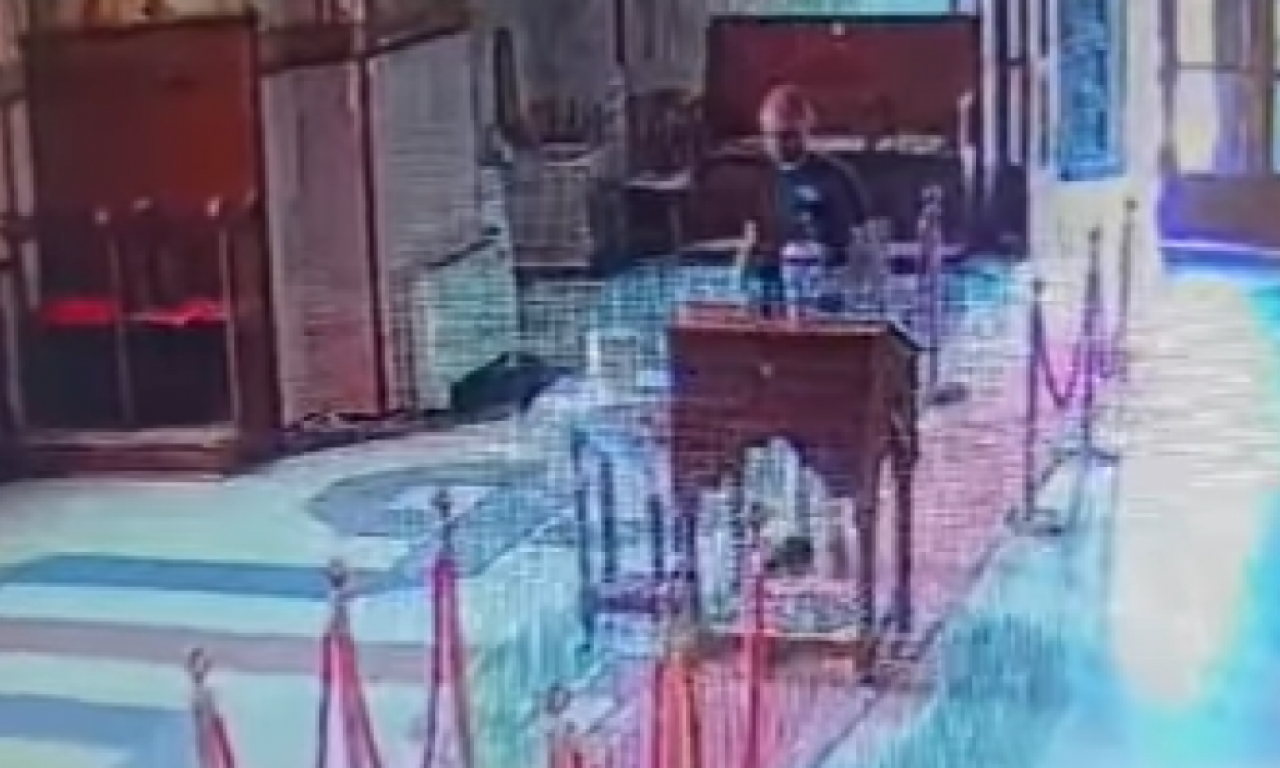 SRAMNO! OPLJAČKANE CRKVE U VELIKOJ PLANI! Kamera usnimila lopova - otac Predrag Popović sve objavio (VIDEO)