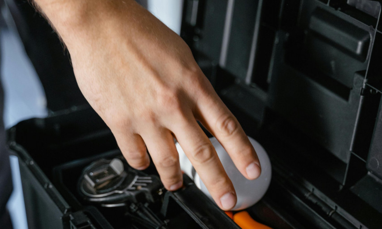 KAKAV IT STRUČNJAK... ZANAT JE ZLATAN! Mladići otkrivaju gde može dobro da se zaradi u Srbiji i bez fakulteta