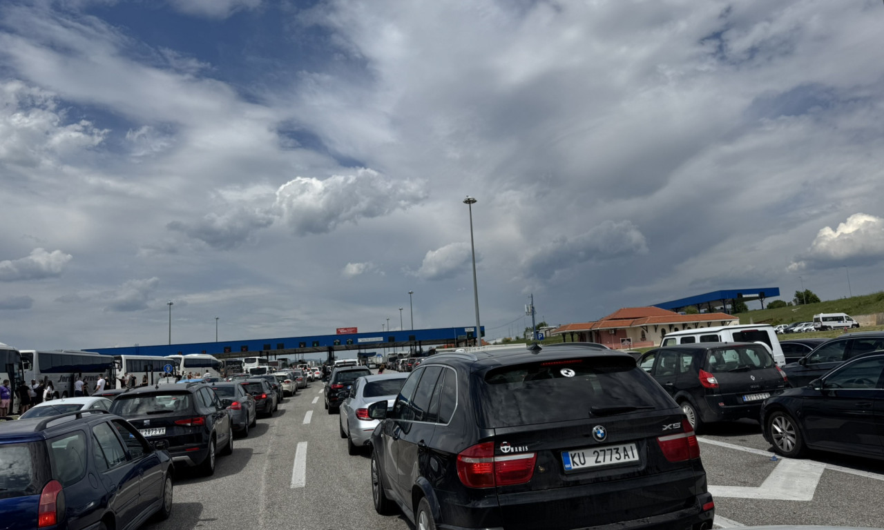 KAKVO JE STANJE NA GRANIČNIM PRELAZIMA? Evo koliko čekaju putnička, a koliko teretna vozila!