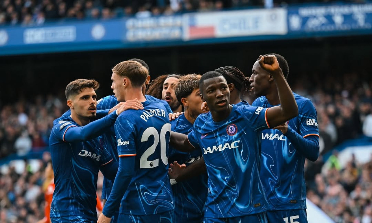 ŠPALIR ZA ŠAMPIONA PA TRI KOMADA: Čelsi bolji od Liverpula!