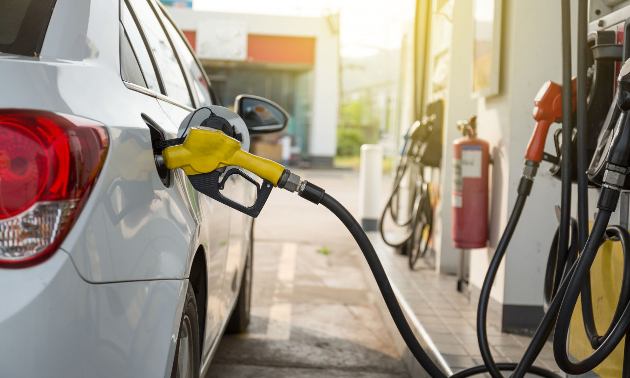 ODLIČNE VESTI ZA VOZAČE: Vlada Srbije produžila smanjenje akciza na gorivo do 23. avgusta