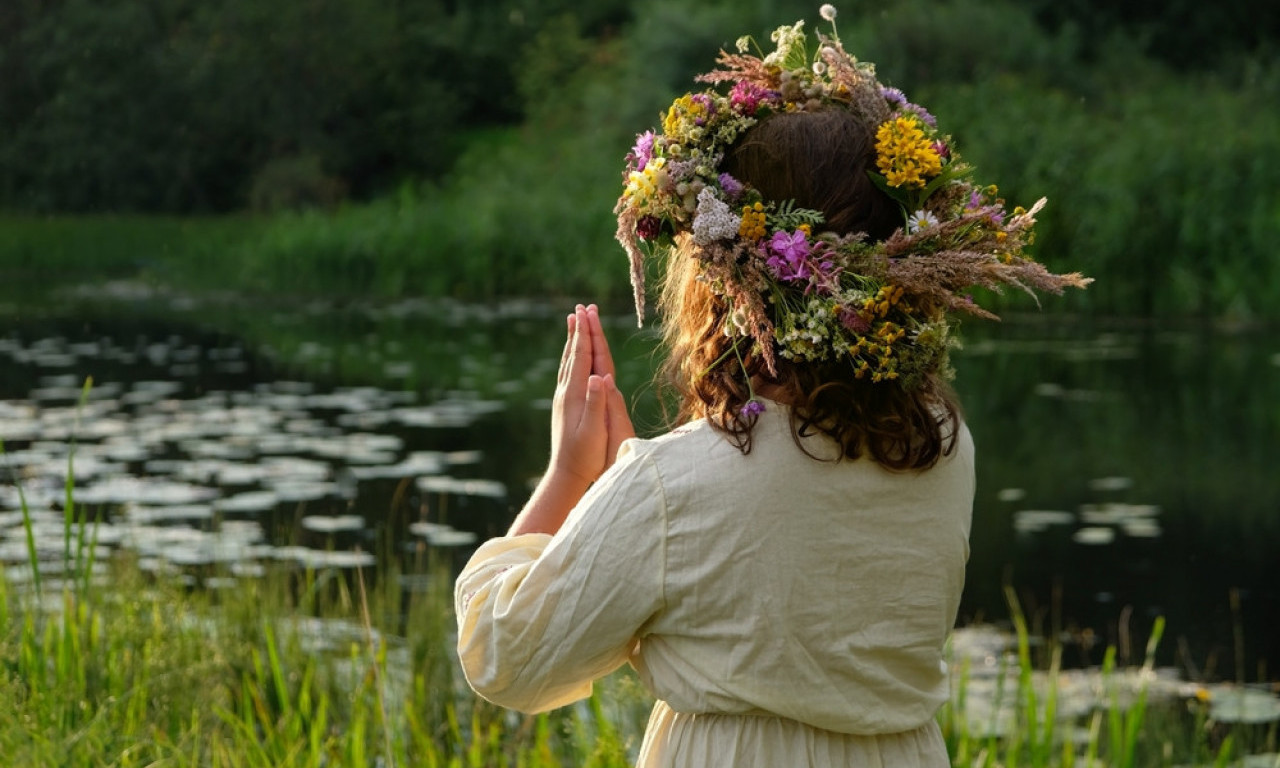 UOČI ĐURĐEVDANA Kada se kuća kiti, voda blagosilja, a želje postaju molitve