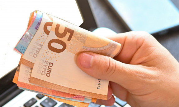 CARINSKI SLUŽBENICI U NIŠU OTKRILI FALSIFIKOVANE NOVČANICE: Evo koliko ih je registrovano