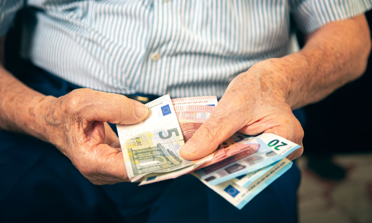 VOZAČI KAMIONA U OVOJ ZEMLJI MOGU DA IMAJU PENZIJU OD 2.000 EVRA Evo i kako
