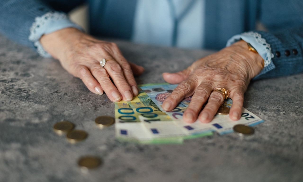 STIIŽE DODATAK NA PENZIJU OVOJ GRUPI GRAĐANA Evo kako da izračunate iznos