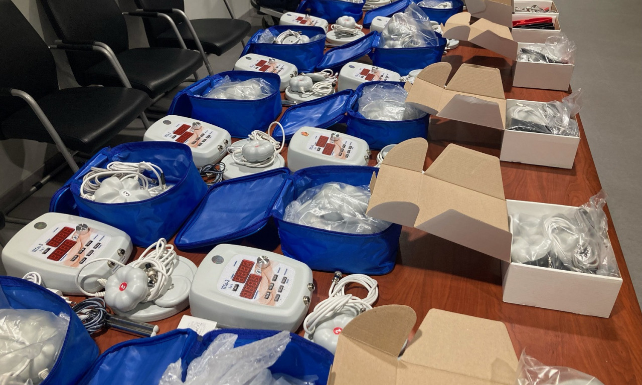 MA, VI NE VERUJETE ŠTA LJUDI RADE! Pogledajte šta su pokušali da prokrijumčare na aerodromu Nikola Tesla (FOTO)