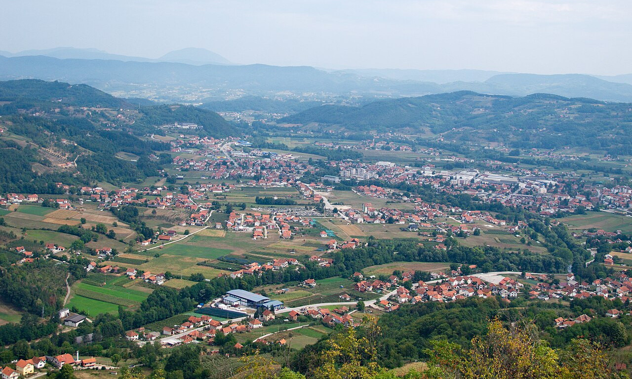 DEPONIJA ISPRED VRTIĆA U ARILJU Pogledajte grozotu koja je oličenje bezobrazluka i nemara! (FOTO)