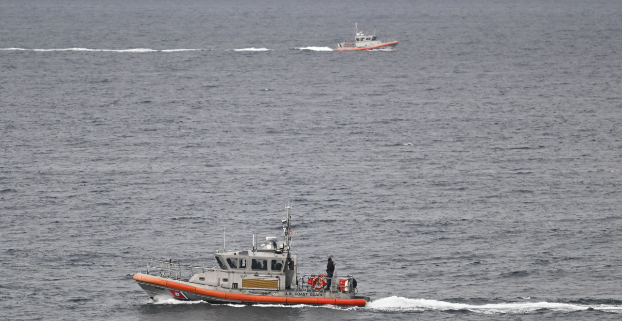 TROJE MRTVIH POSLE PREVRTANJA MALOG BRODA KOD SAN DIJEGA Traga se za devetoro nestalih osoba (FOTO)