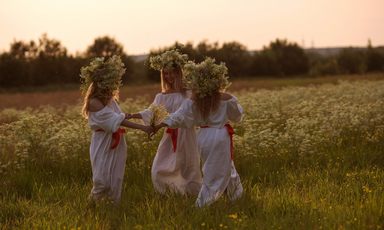 DANAS SE OTVARAJU VRATA MAGIJE Ovo morate da uradite da vas prati ljubav! Svi stari srpski rituali koje krije Đurđevdan