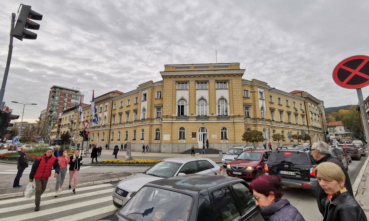 SKRNAVIO GRADSKU KUĆU Sraman incident u strogom centru Užica