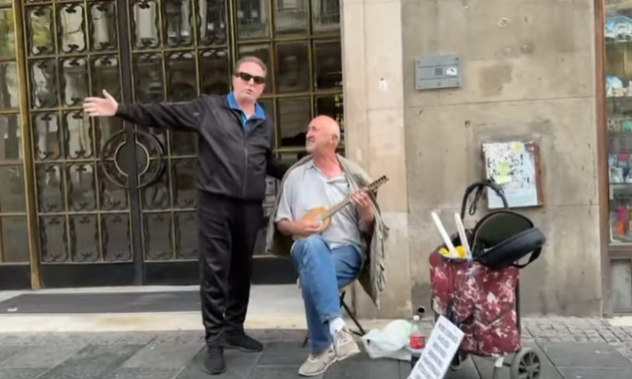 BOGOLJUB KARIĆ ZAPEVAO U KNEZ MIHAILOVOJ „Tamo daleko“ nije samo pesma, već rana i ponos, krik i tišina (VIDEO)