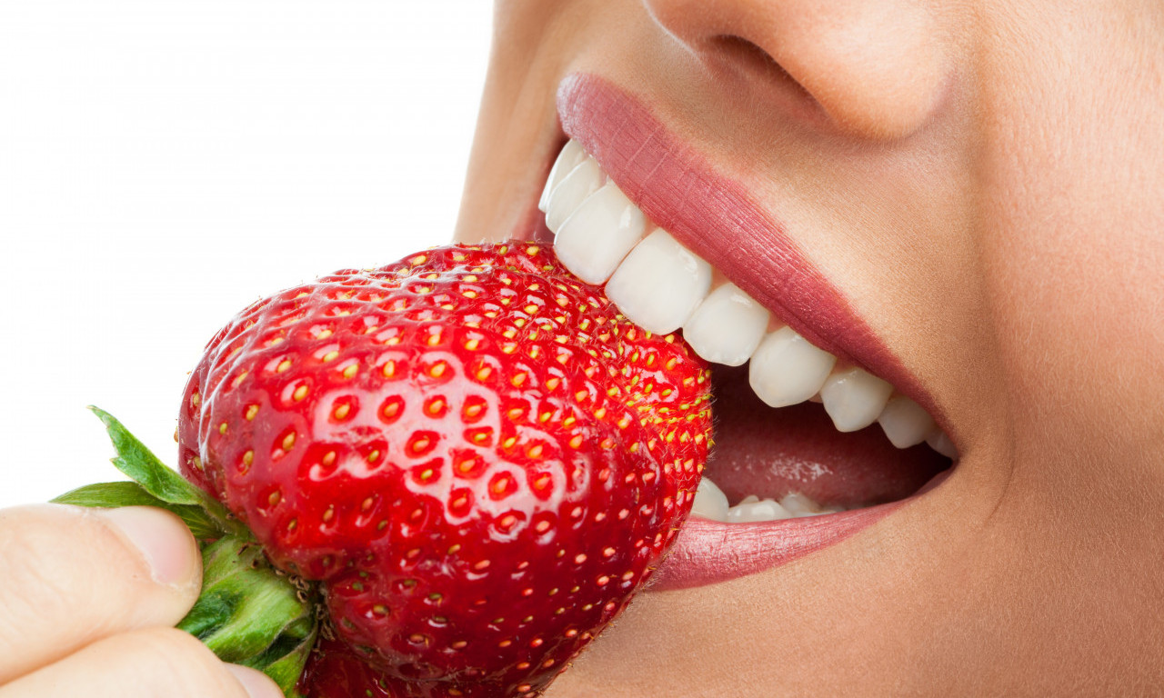 STIGLE JAGODE NA PIJACE U SRBIJI: Cena paprena, pogledajte koliko košta 600 grama! (FOTO)