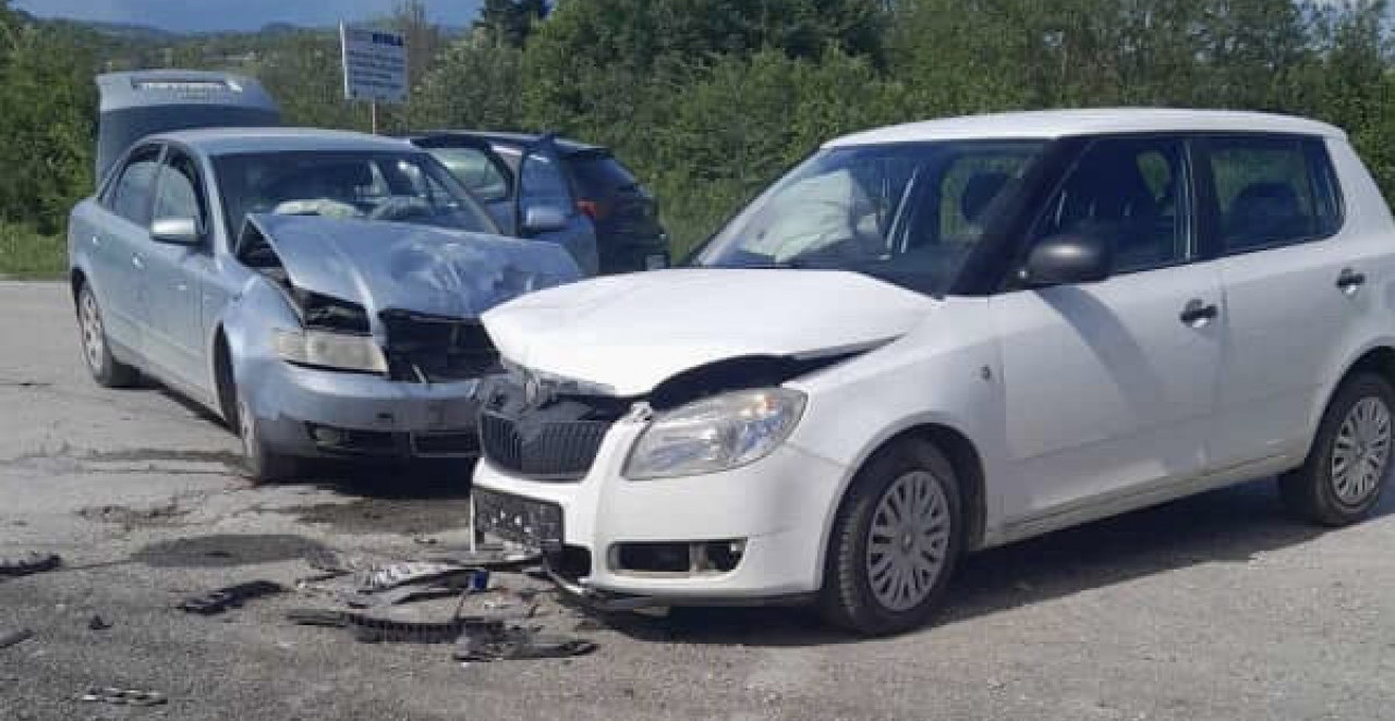 ŽESTOK SUDAR NA SMEDEREVSKOM PUTU Vozila zgužvana, saobraćaj usporen