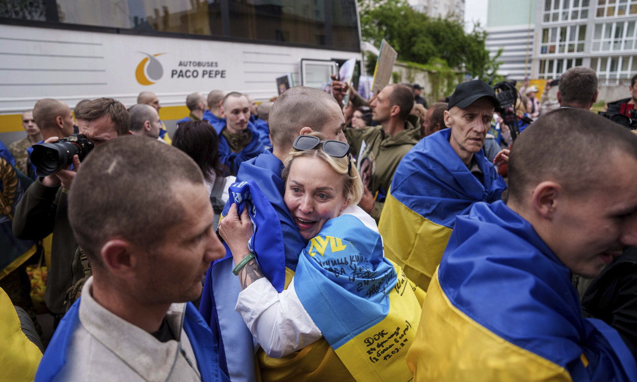 RUSIJA I UKRAJINA RAZMENILE PO 205 VOJNIKA Oglasio se Zelenski (FOTO)