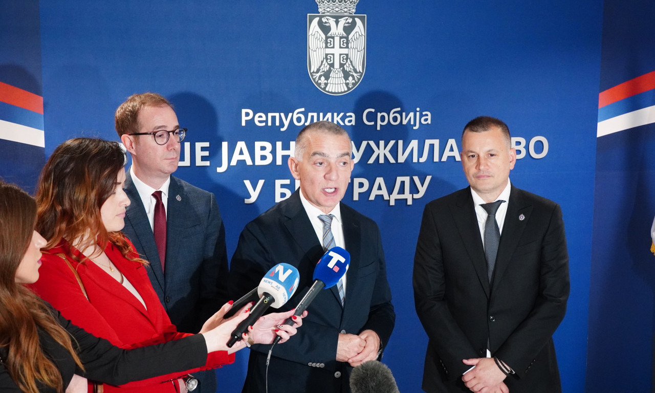 MINISTAR VUJIĆ OBIŠAO PALATU PRAVDE Sastao se sa predsednikom Višeg suda i sa glavnim javnim tužiocem VJT (FOTO)