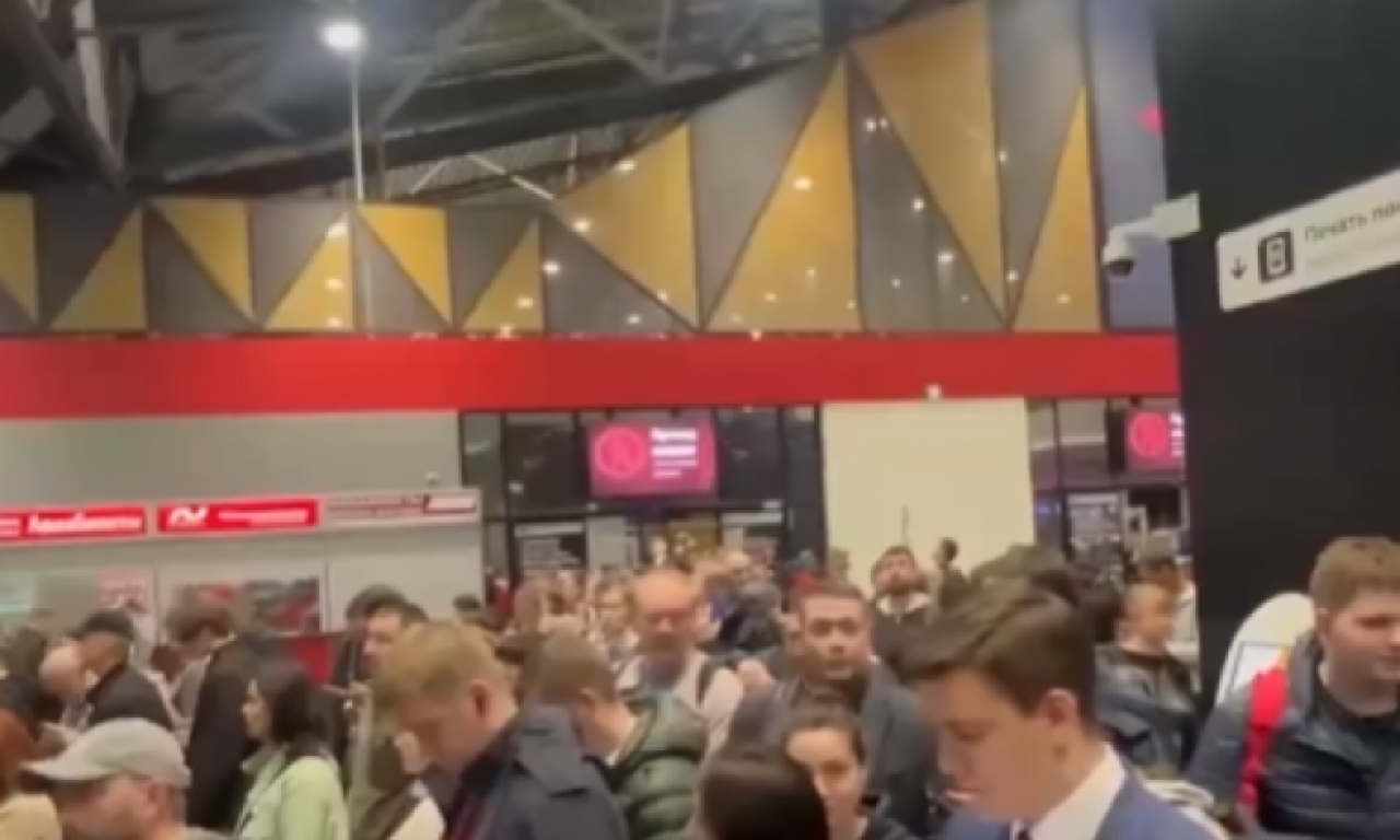 AERODROMI ZATVORENI, OPSADNO STANJE U MOSKVI! Ukrajina žestoko udarila na Rusiju tokom noći