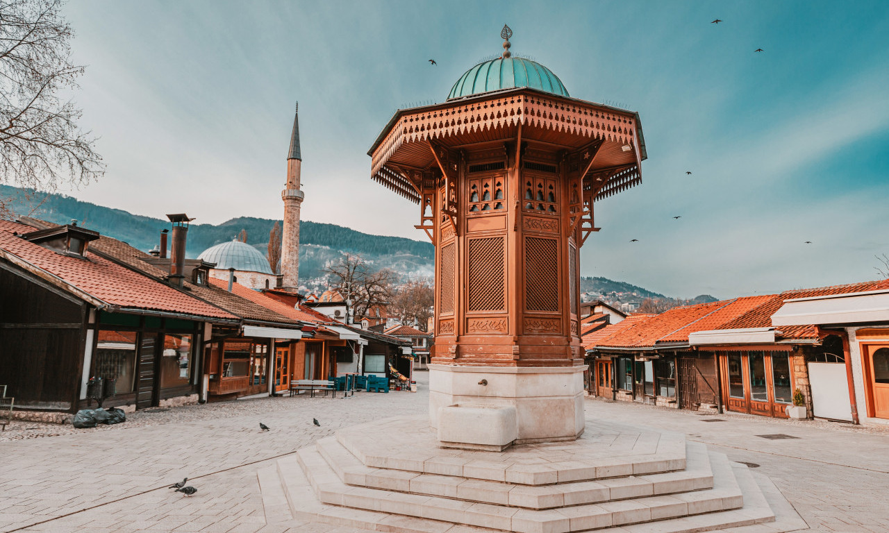 DESET U POLA S DROGOM! "Pao" dostavljač čevabdžinice u Sarajevu