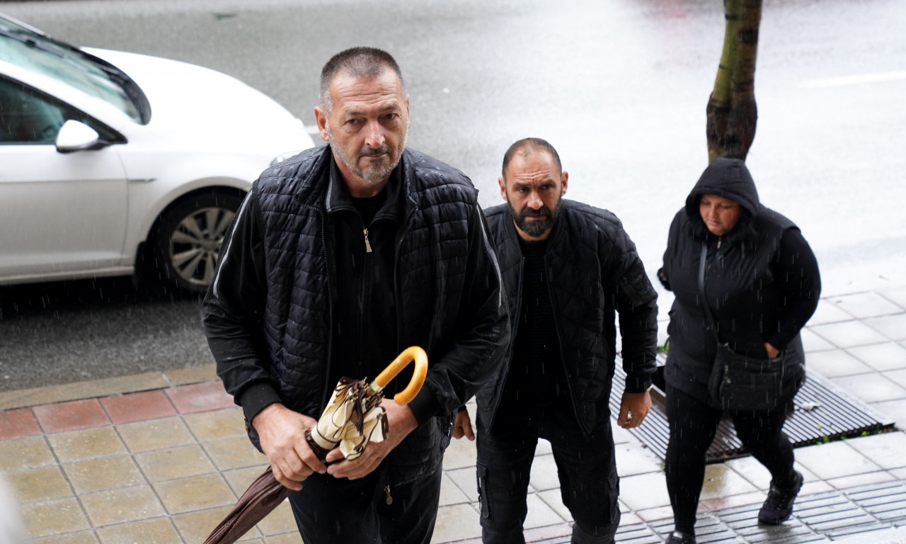 PORODICA UROŠA BLAŽIĆA PRED SUDOM Oslobađanje ujaka, a sin ipak ide u zatvor zbog arsenala! Ovo je odluka