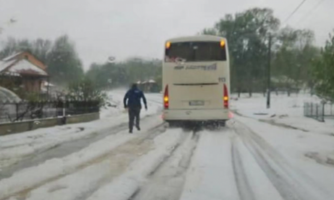 ZABELELO SE KOD SMEDEREVSKE PALANKE U MAJU! Velika količina snega i leda sručila se na varoš (FOTO)