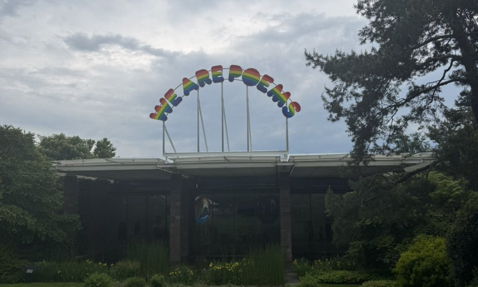 ZAVIRITE U "DUGU" KOJA OSVAJA EVROPU Delegacije Evrovizije na spektakularnoj izložbi u Bazelu – stigao i naš Princ