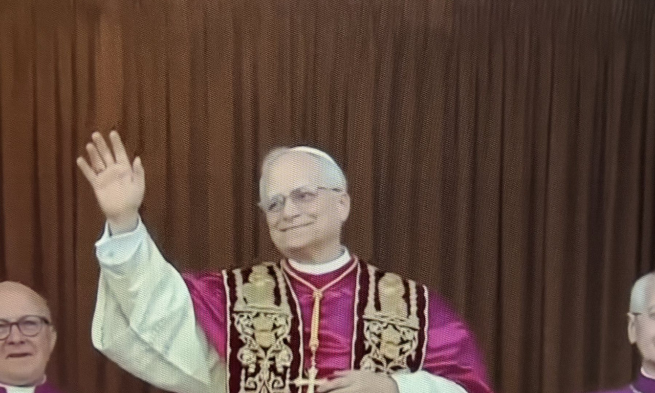 SAOPŠTENO KO JE NOVI PAPA: Ovo su prve fotografije, a evo koje je ime izabrao! (FOTO)