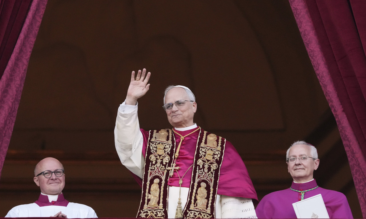 SAOPŠTENO KO JE NOVI PAPA: Ovo su prve fotografije, a evo koje je ime izabrao! (FOTO)